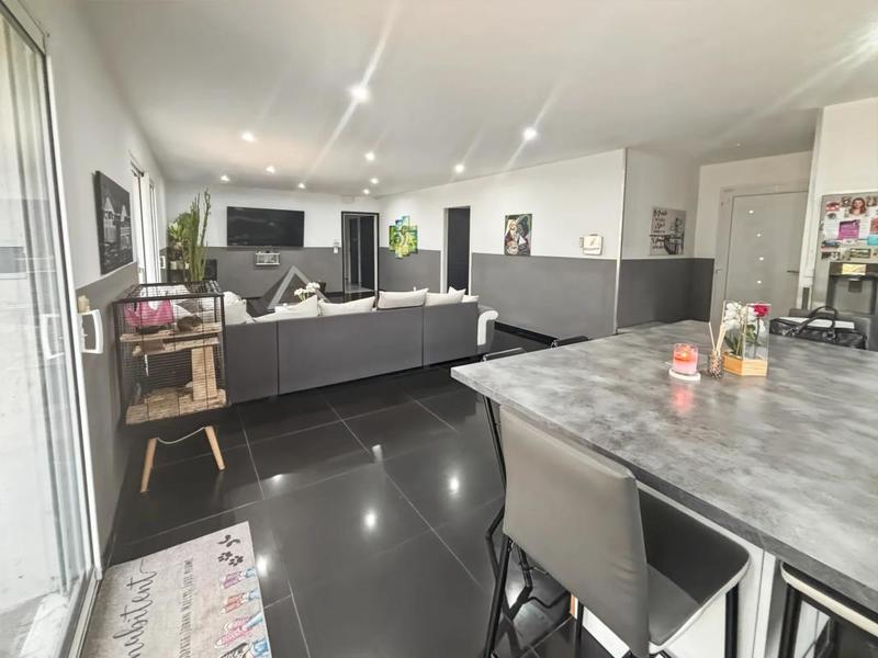 Maison - 147 m² - 7 pièces