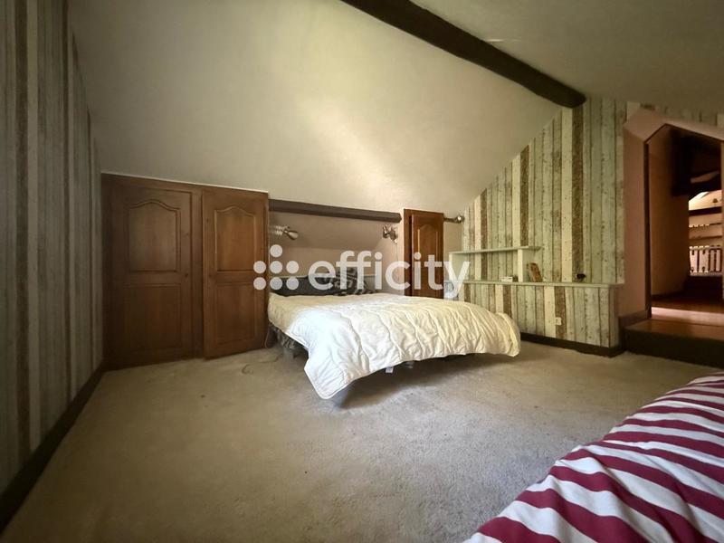 Maison - 192 m² - 7 pièces