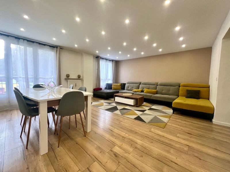 Appartement - 92 m² - 5 pièces