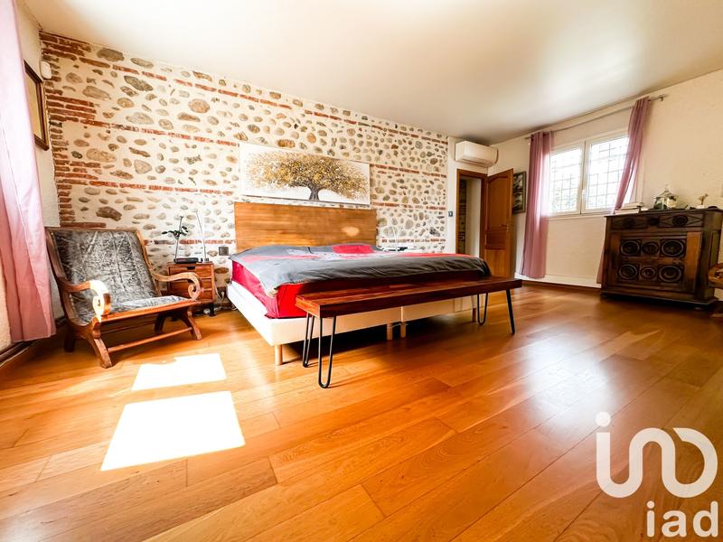 Maison - 360 m² - 5 pièces