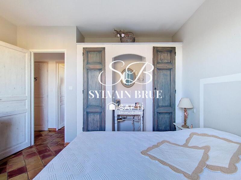 Maison - 170 m² - 9 pièces