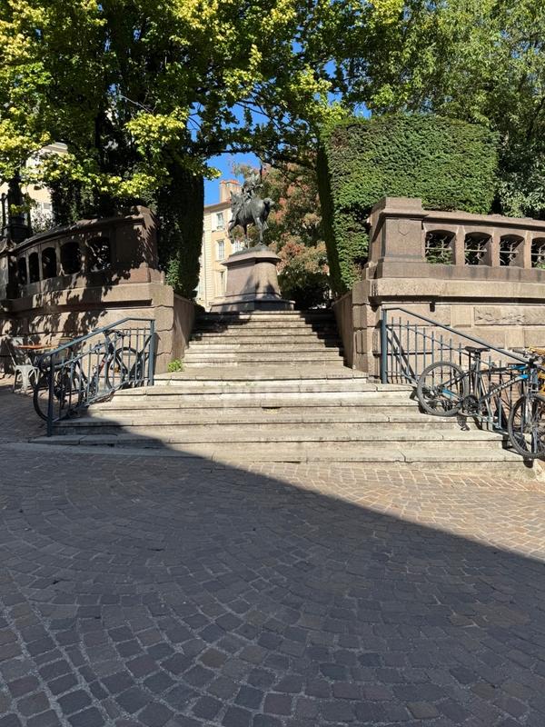 Fonds de commerce - 122 m²