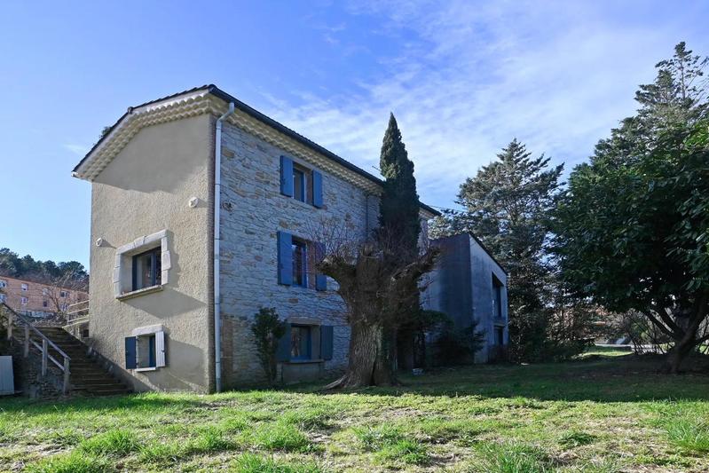 Maison en pierre - 154 m² - 6 pièces