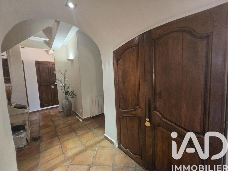 Maison - 222 m² - 8 pièces