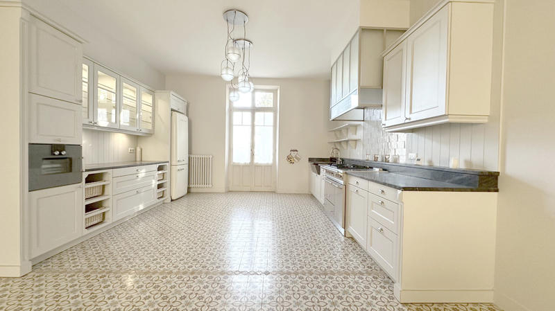 Maison - 180 m² - 5 pièces