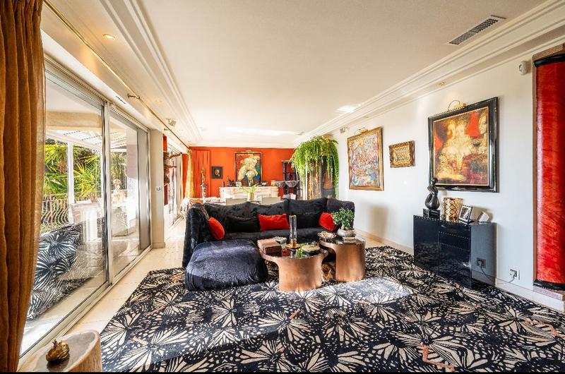 Villa - 270 m² - 6 pièces