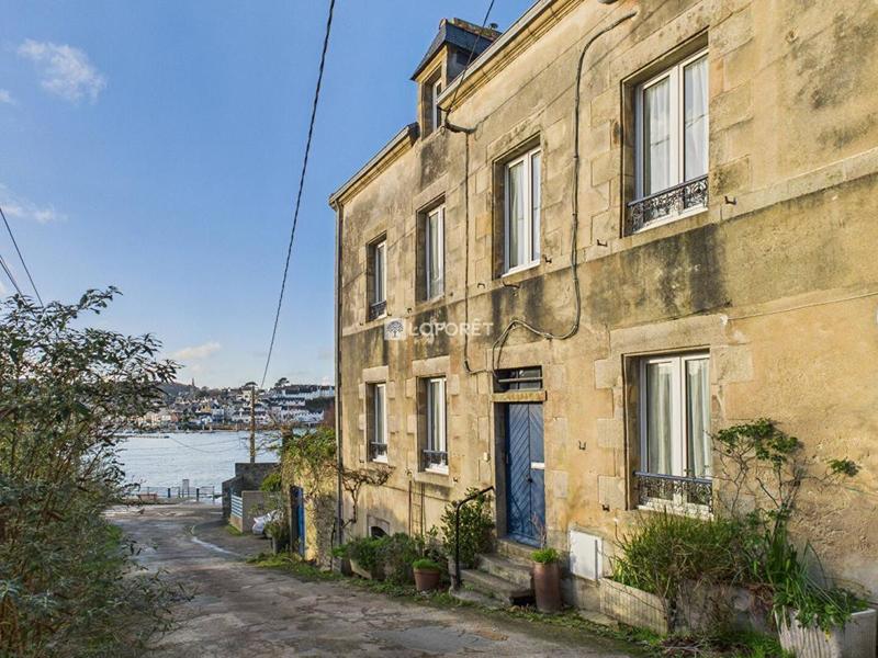 Maison - 234 m² - 9 pièces