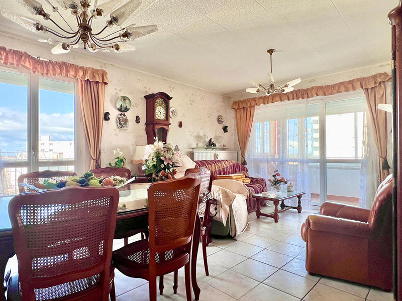 Appartement - 90 m² - 4 pièces