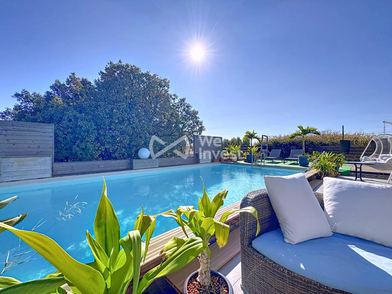 Villa - 258 m² - 10 pièces