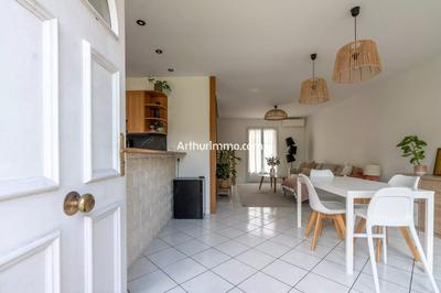 Maison - 99 m² - 6 pièces