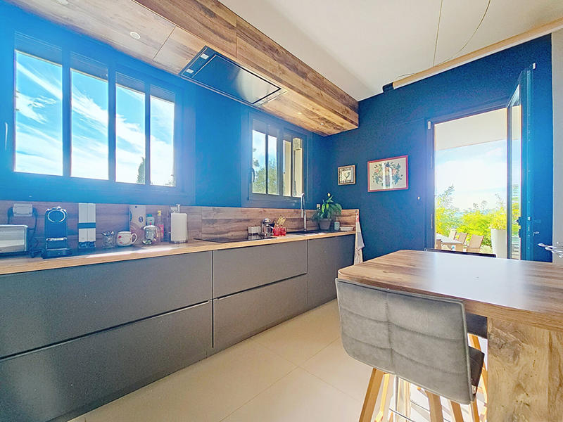 Maison - 195 m² - 6 pièces