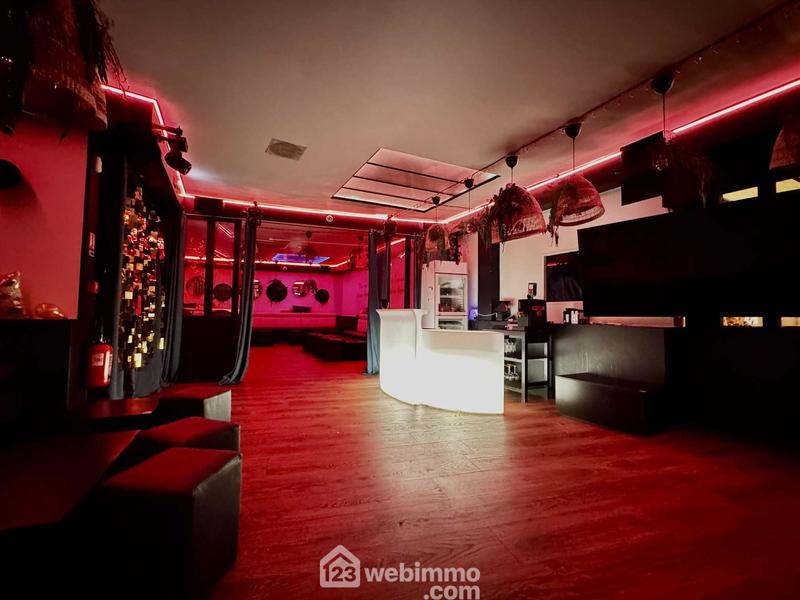 Local commercial - 529 m² - 6 pièces