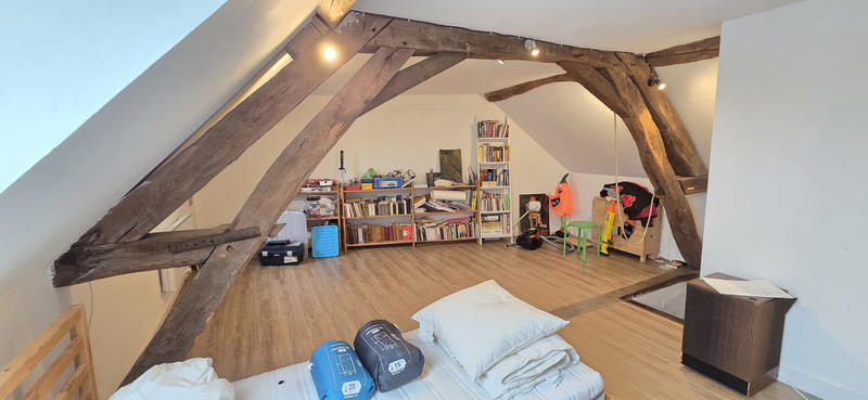 Propriété - 205 m² - 9 pièces