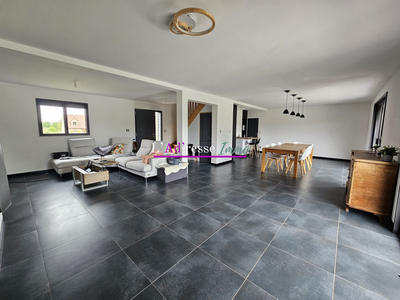 Maison - 127 m² - 8 pièces