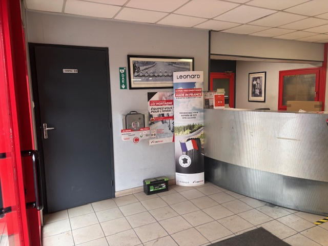 Entrepôt - 1 600 m²