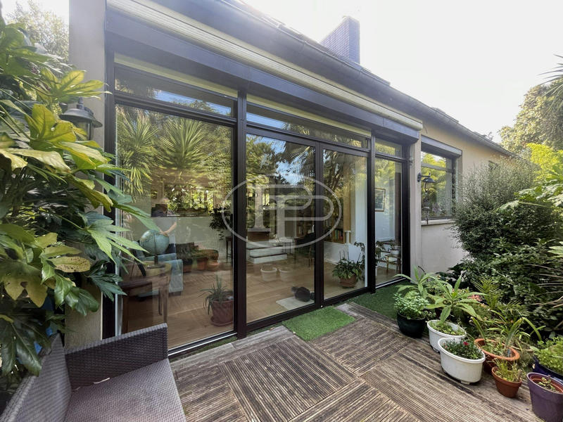 Maison - 179 m² - 8 pièces