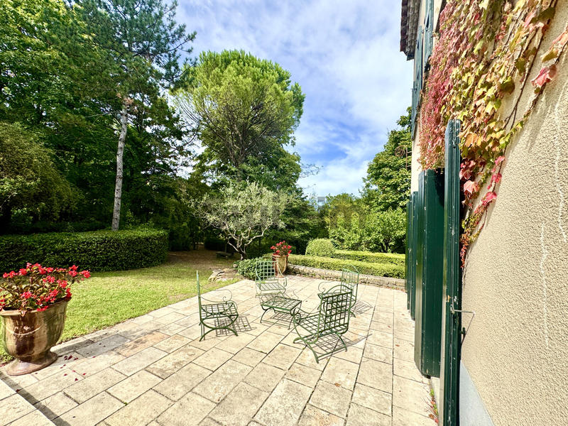 Villa - 425 m² - 8 pièces