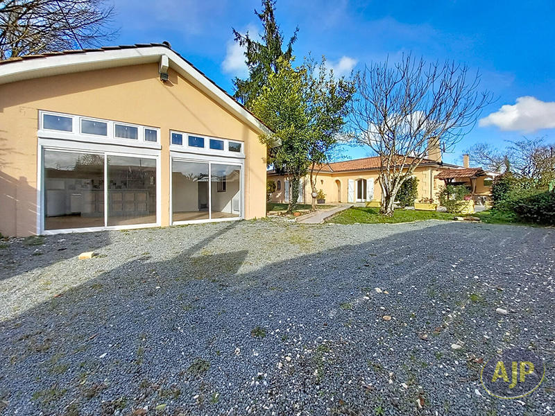 Maison - 193 m² - 6 pièces