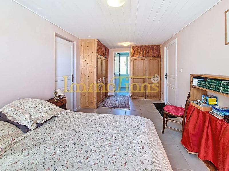 Maison - 182 m² - 7 pièces