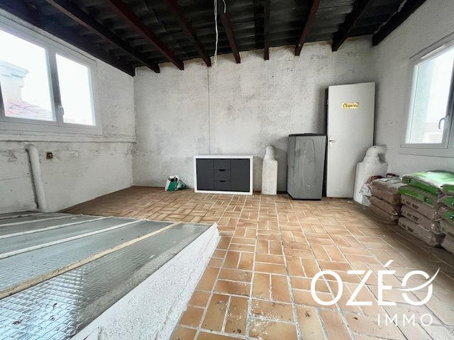 Maison traditionnelle - 95 m² - 5 pièces