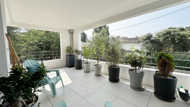 Appartement sur toit - 92 m² - 4 pièces