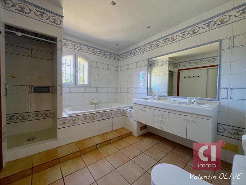 Maison - 188 m² - 8 pièces