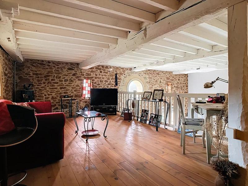 Maison - 550 m² - 16 pièces
