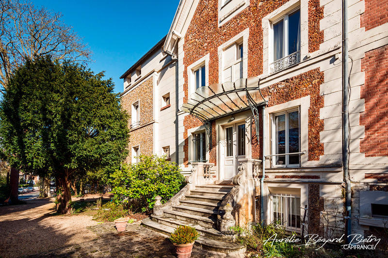 Appartement - 213 m² - 8 pièces