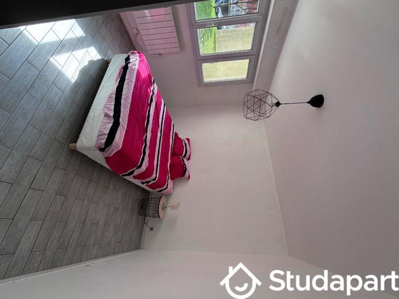 Chambre - 10 m² - 1 pièce