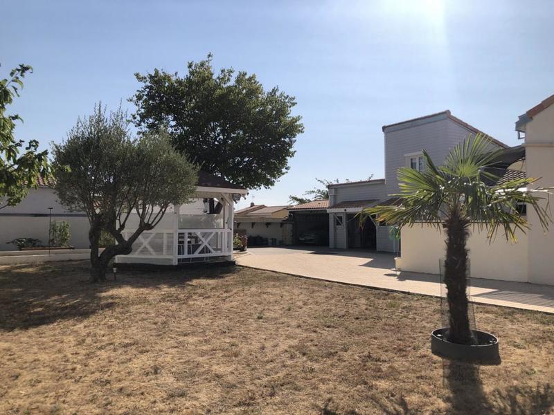 Maison - 140 m² - 5 pièces