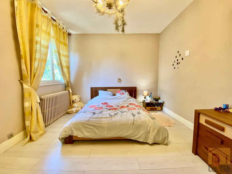 Maison - 197 m² - 6 pièces