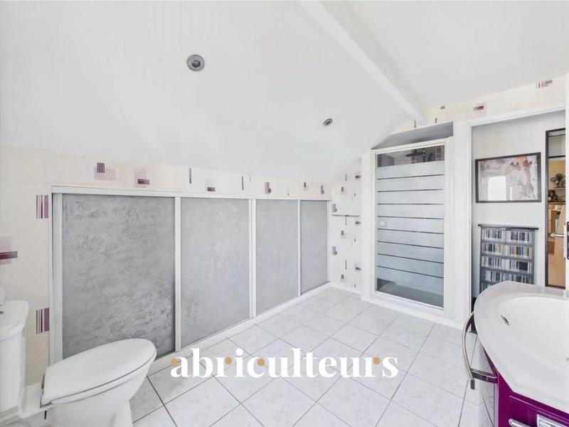 Maison - 95 m² - 5 pièces