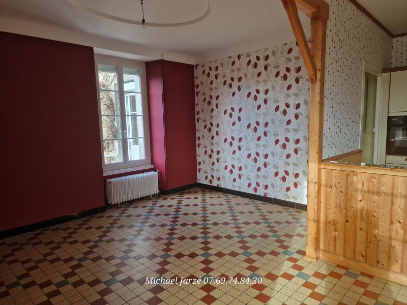 Maison - 98 m² - 5 pièces