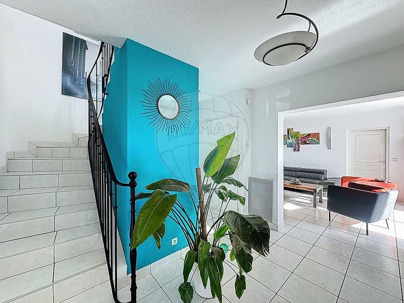 Maison - 122 m² - 5 pièces