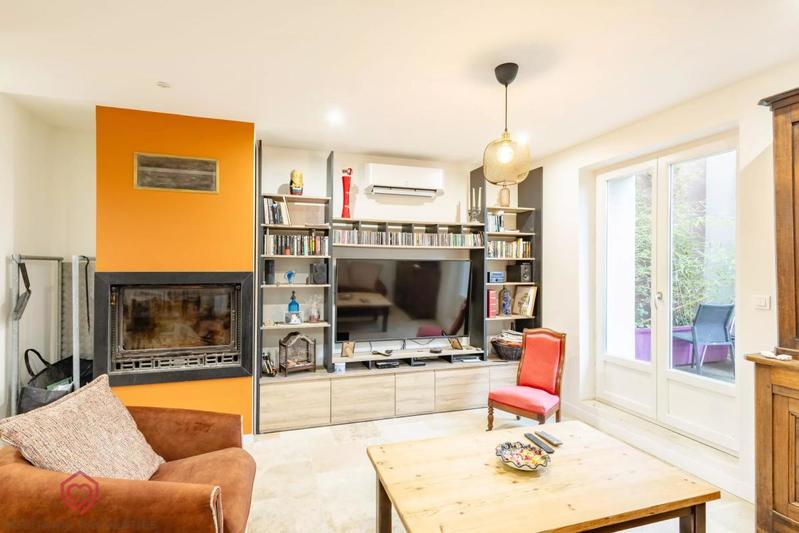 Maison de village - 305 m² - 11 pièces