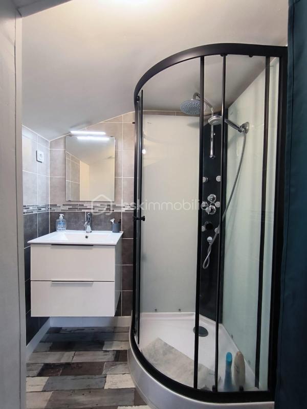 Maison - 196 m² - 9 pièces