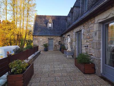 Propriété - 330 m² - 12 pièces