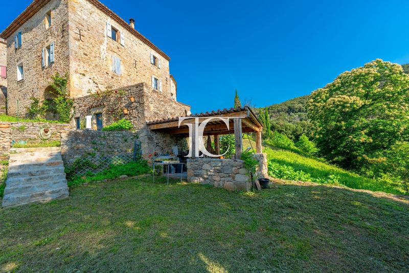 Maison - 141 m² - 6 pièces