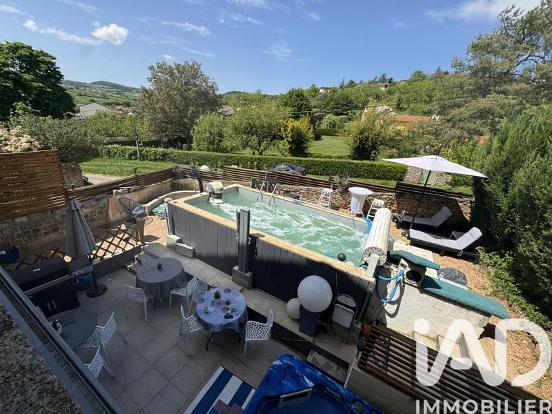 Maison - 217 m² - 8 pièces