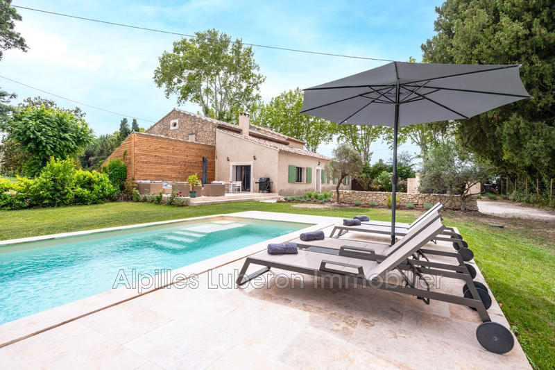 Mas - 380 m² - 9 pièces