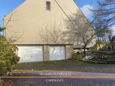 Maison - 231 m² - 8 pièces