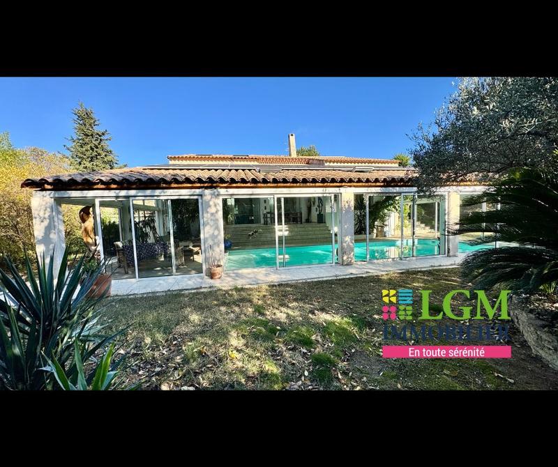 Villa - 217 m² - 5 pièces