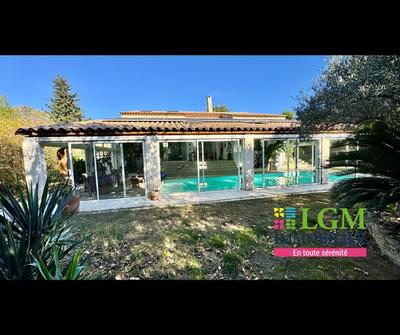 Villa - 217 m² - 5 pièces