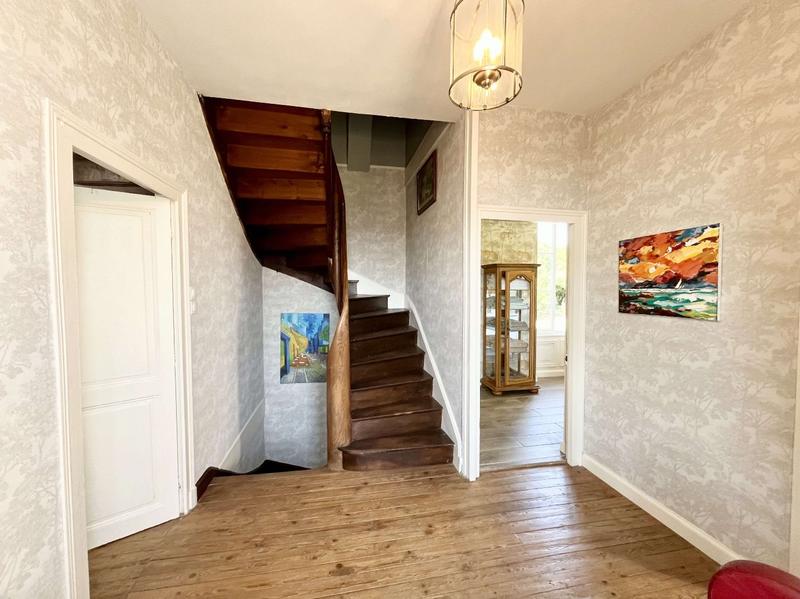 Maison - 163 m² - 6 pièces