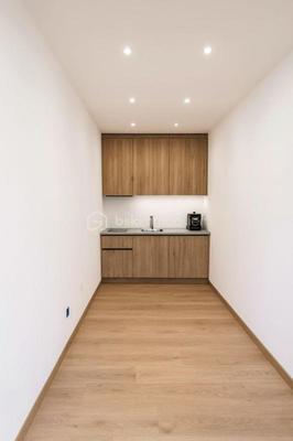 Bureau - 65 m² - 4 pièces