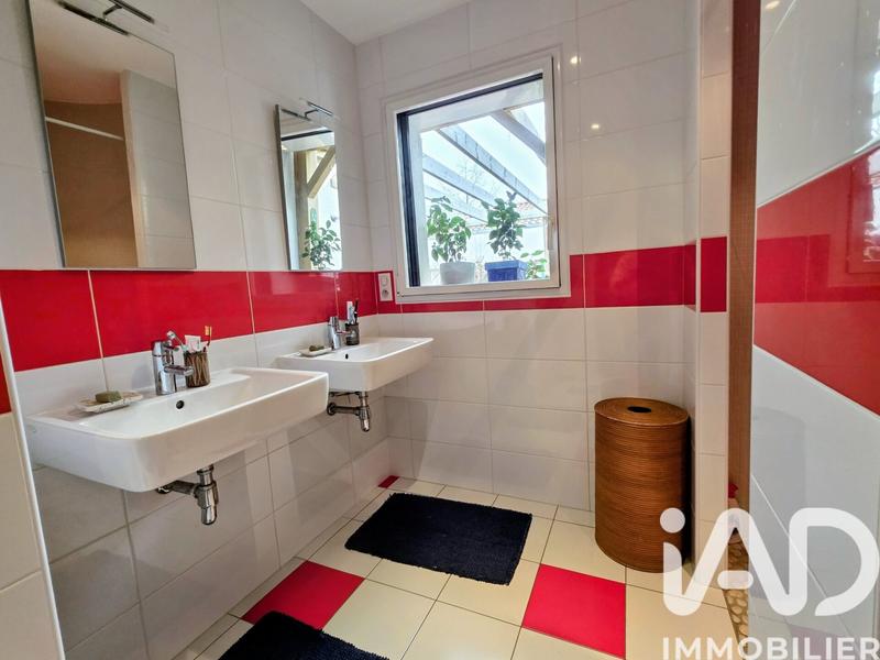 Maison - 98 m² - 5 pièces