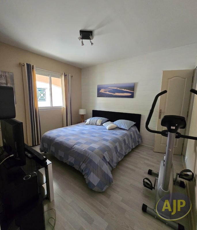 Maison - 205 m² - 6 pièces