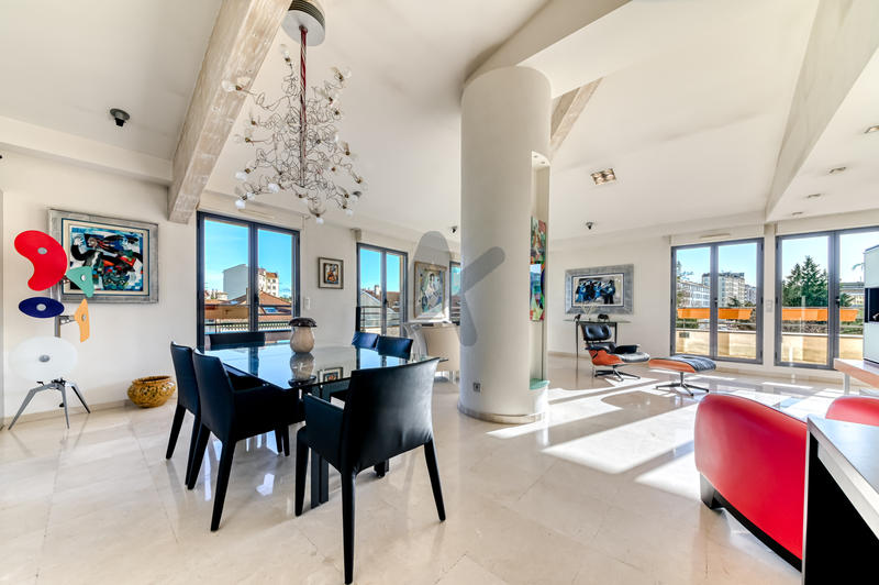 Appartement - 121 m² - 3 pièces