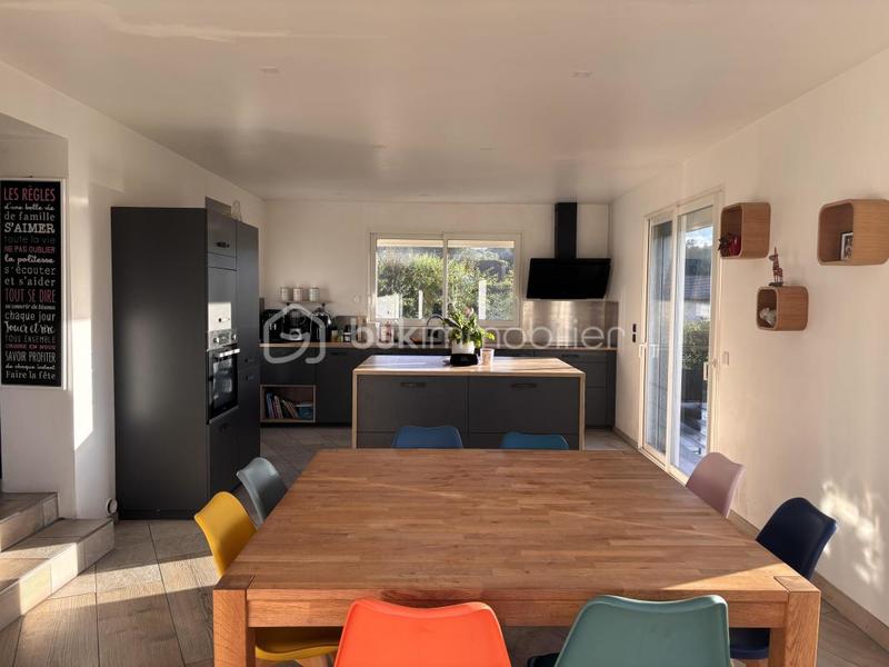 Maison traditionnelle - 140 m² - 6 pièces