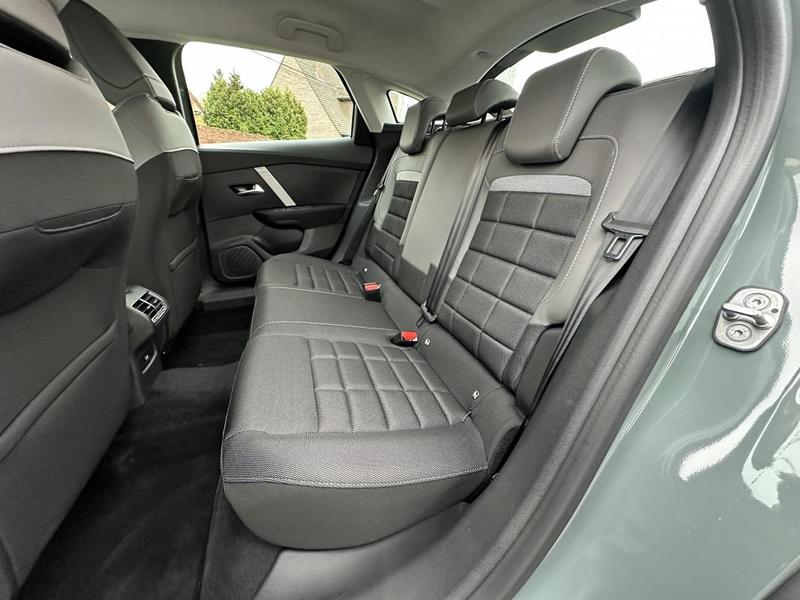 Citroën C4 Hybrid e-Dcs6 136 Plus